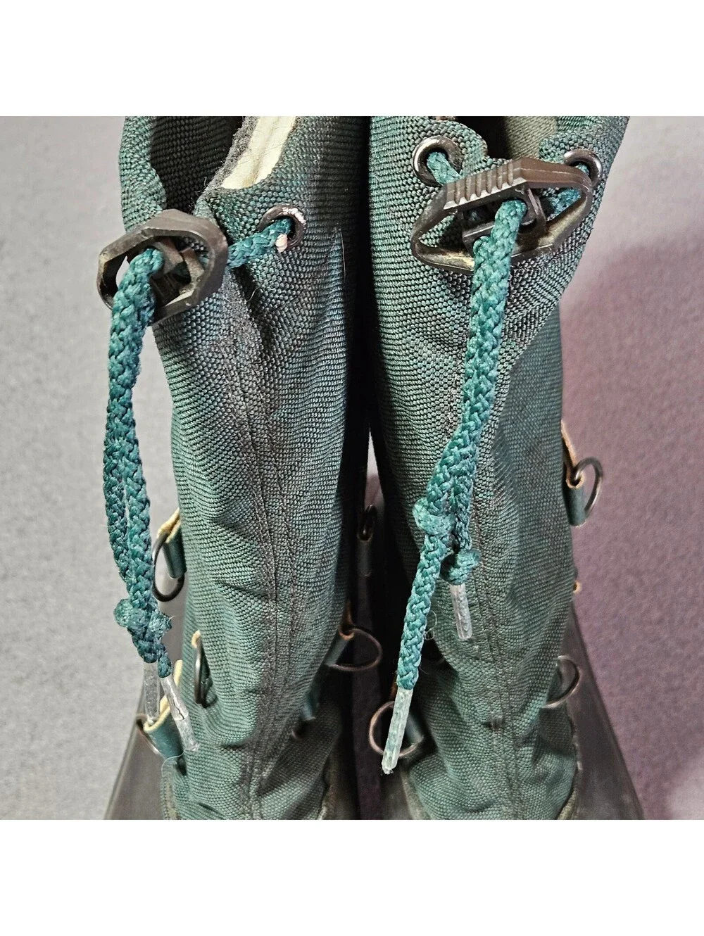 Sorel Women's Sz 7 Kaufman Canadian Winter Snow Boots Green Rubber Duck Lace Up